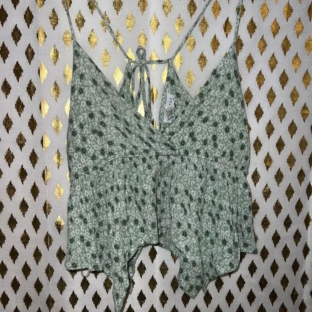 Full tilt strappy crop green tiny flowers top size S